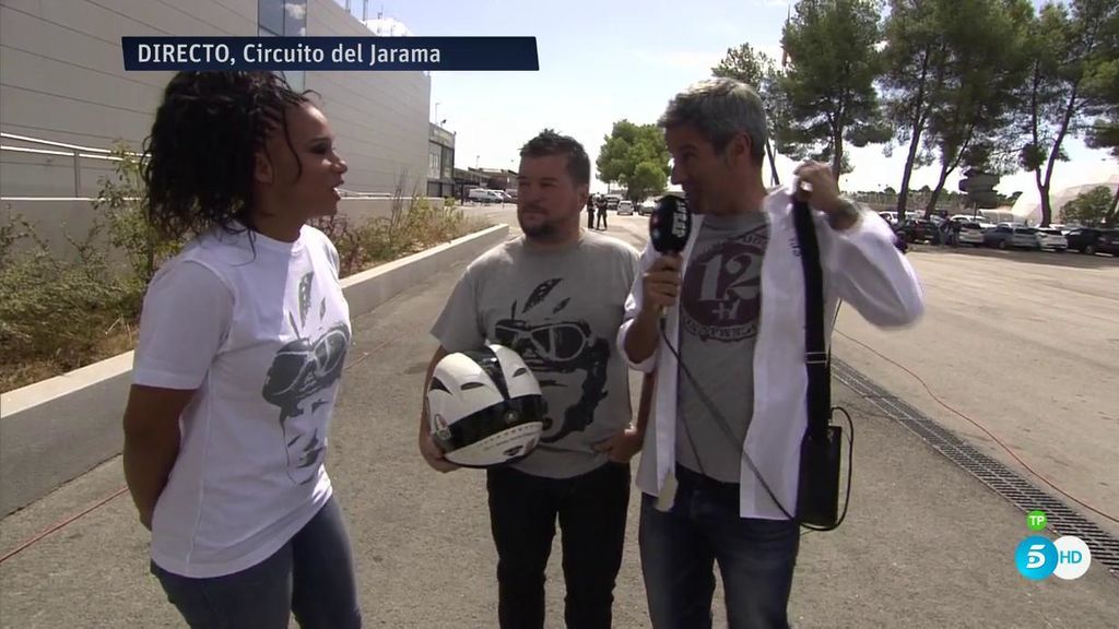 Mela Chércoles usa por primera y última vez un casco que le regalo Ángel Nieto