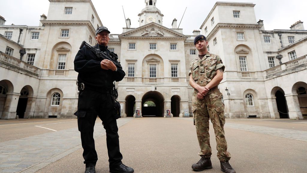 Reino Unido despliega cientos de soldados en las calles tras elevar la alerta terrorista