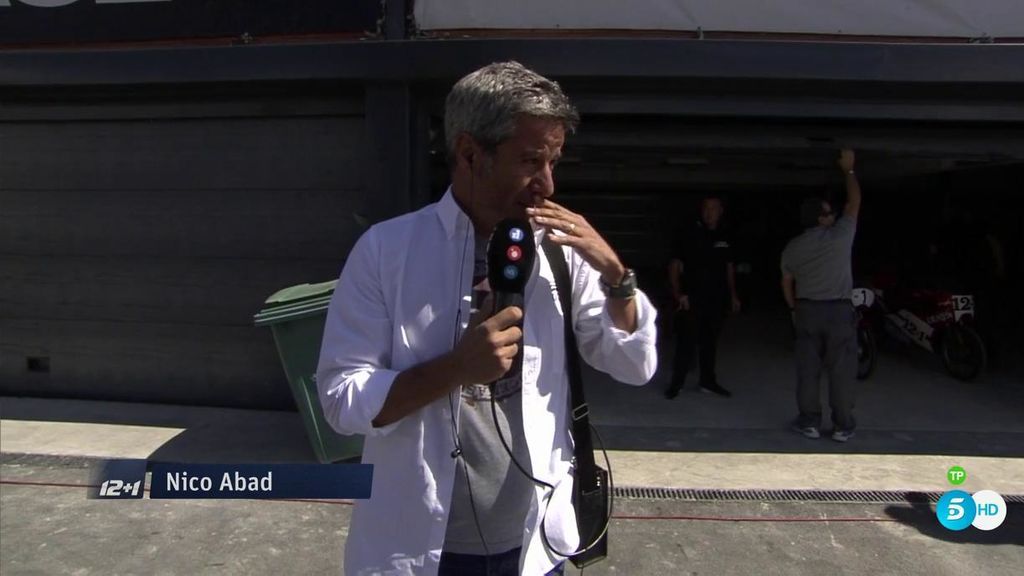 Las lágrimas de Nico Abad al llegar al Jarama para el homenaje a Ángel Nieto