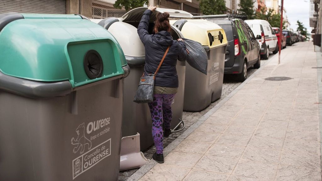 Un indigente descubre un bebé en un contenedor de basura de Ourense