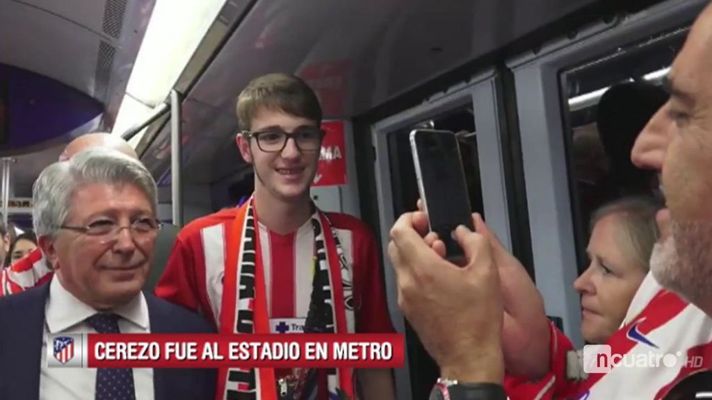 Cerezo llega al Wanda Metropolitano en Metro y los aficionados alucinan con él