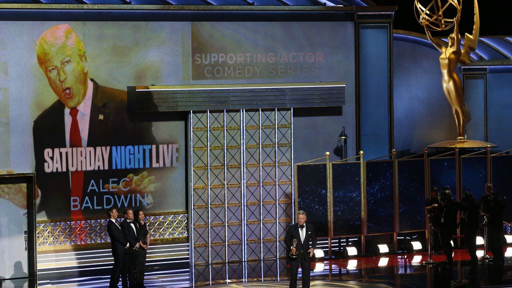 Los sketches de Trump dan a 'Saturday Night Live' el Emmy a mejor Talk Show