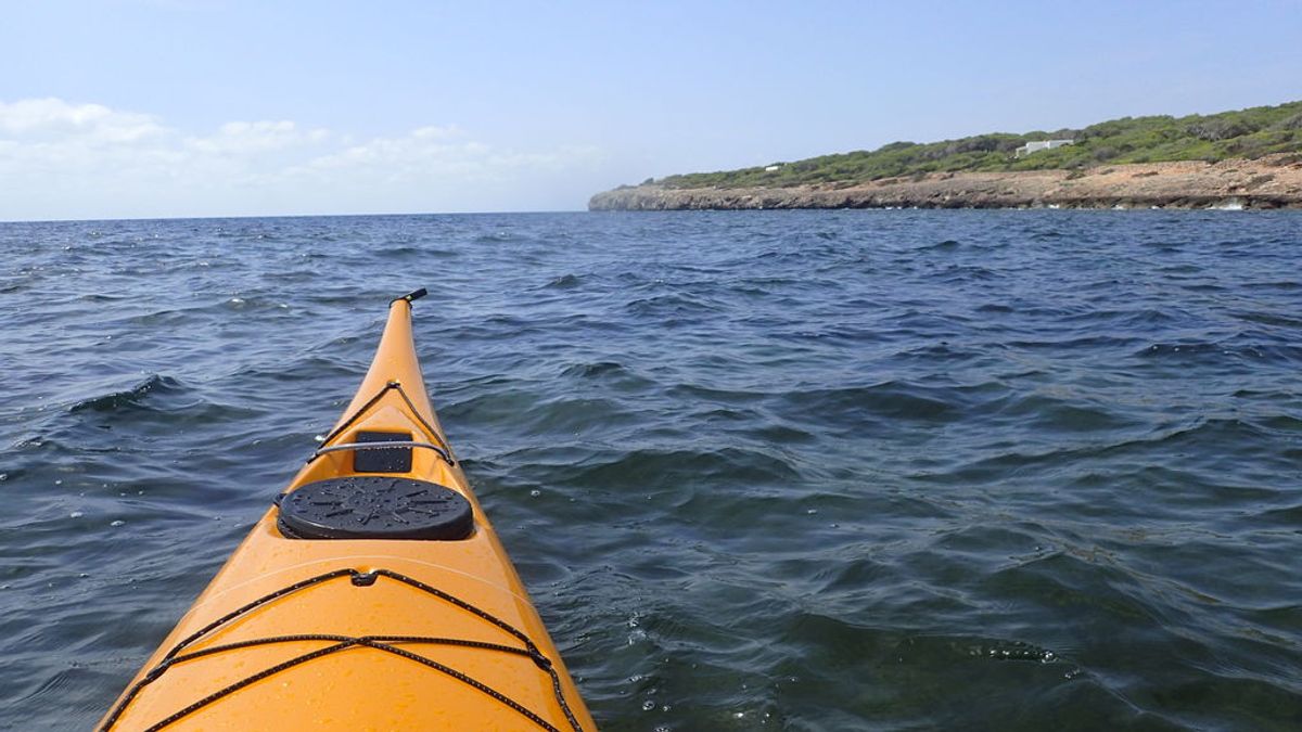 El gran peligro que me encontré al navegar en kayak la paradisíaca isla de Formentera