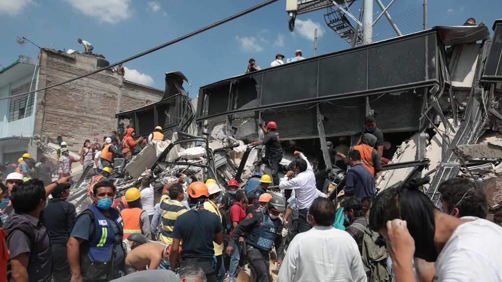 Un fuerte terremoto hace temblar México
