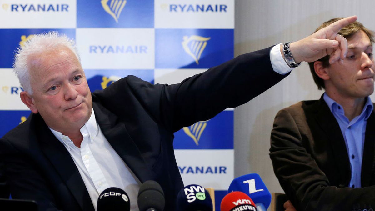 Ryanair ofrece hasta 12.000 euros a sus pilotos si renuncian a días libres