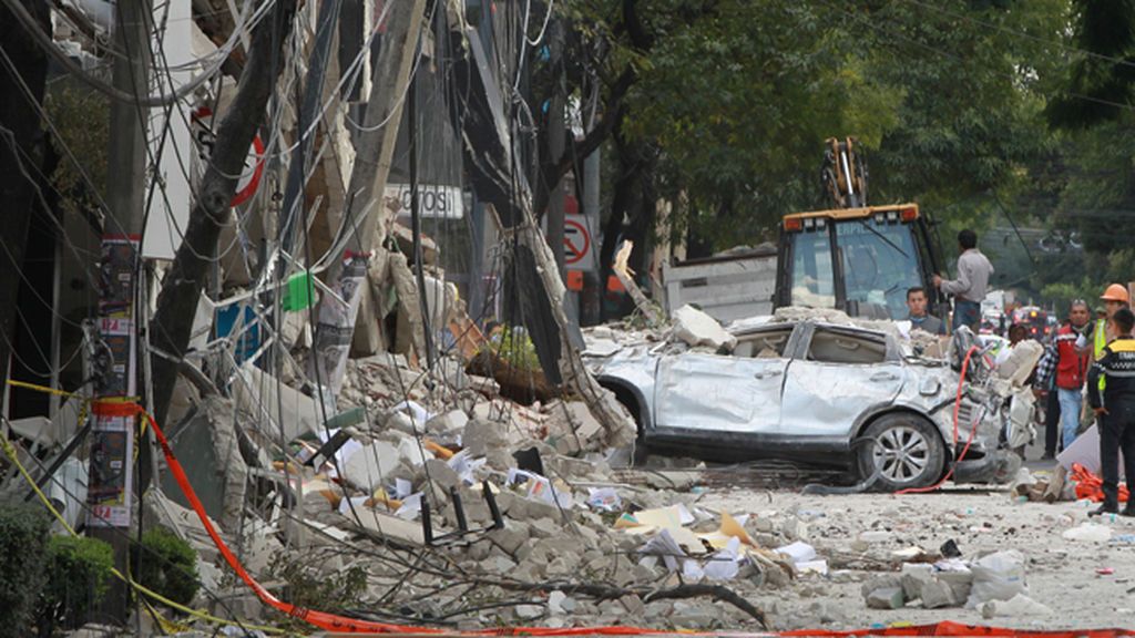La devastación y los escombros inundan México