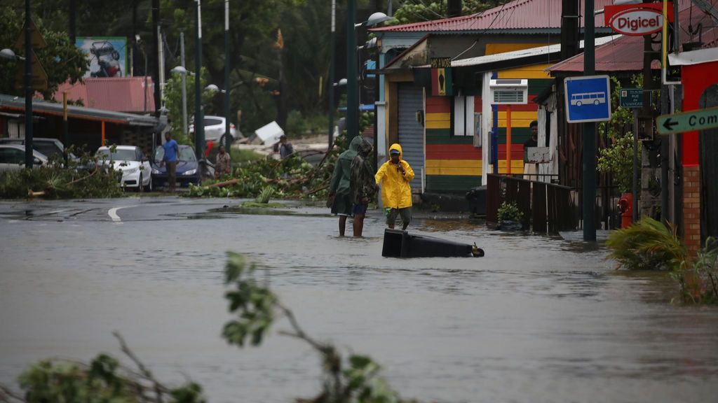El huracán María asola Barbados y Dominica con vientos de 300 kilómetros por hora