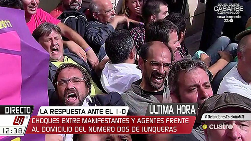 Choques entre manifestantes y agentes frente al domicilio del número dos de Junqueras