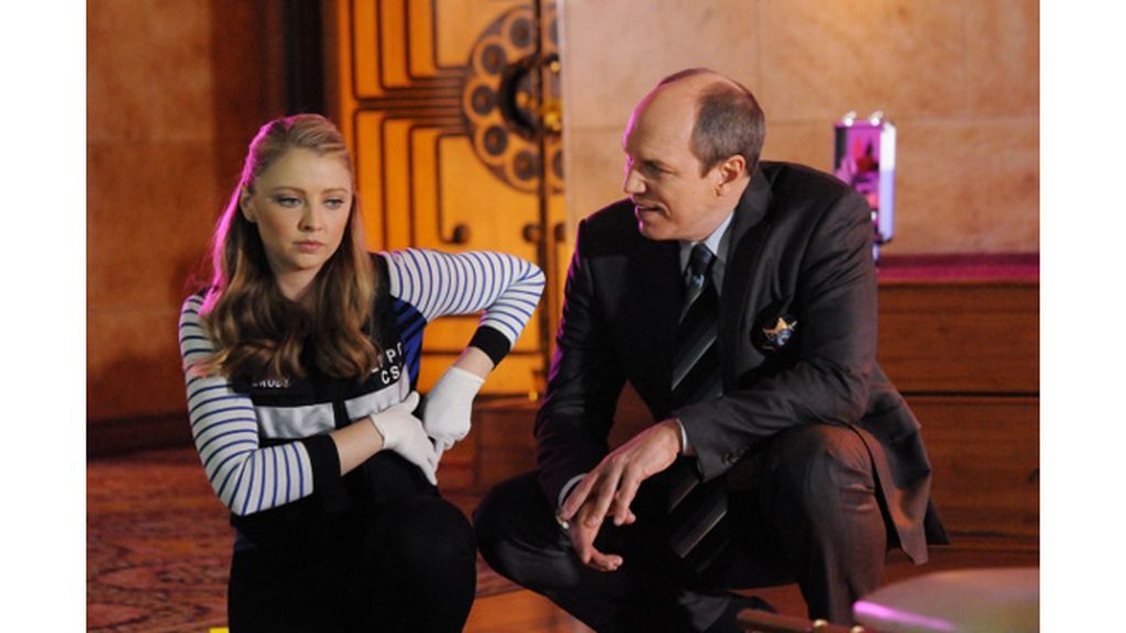 Un Sherlock Holmes del siglo XXI, que llega a la capital del juego junto a Elisabeth Shue