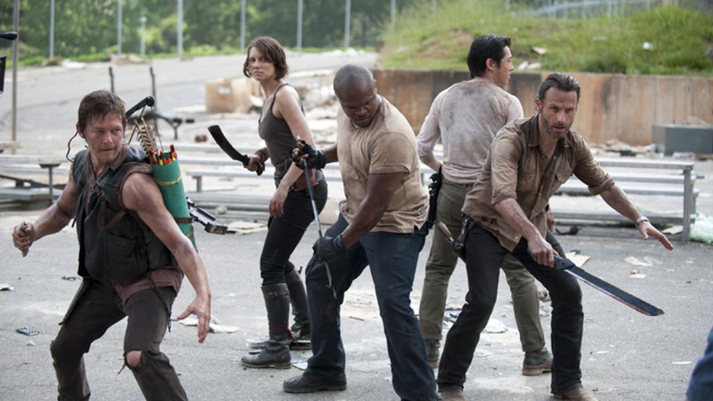 Los humanos comienzan a ser más peligrosos que los zombis