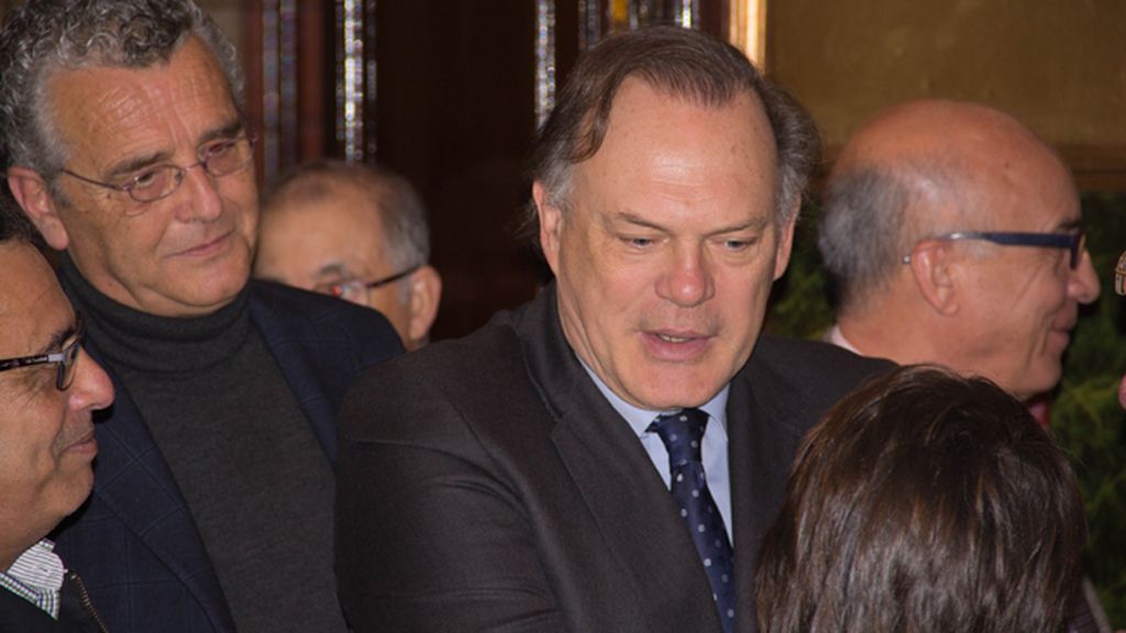 Pedro Piqueras recoge el Premio Carlos Margarit