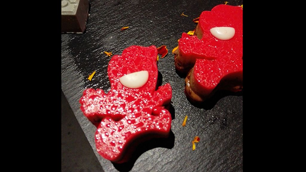 Medio millar de asistentes y un menú cargado de solidaridad