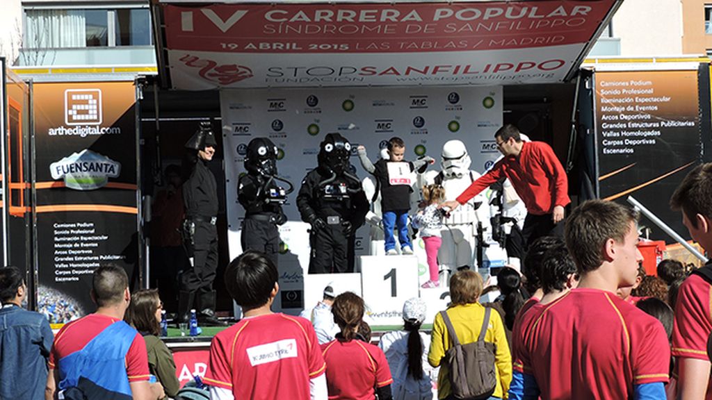 2.500 corredores se visten de rosa para apoyar la investigación