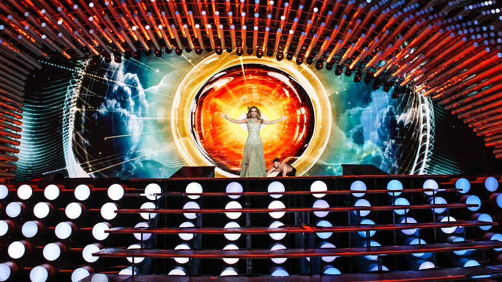 Edurne prueba en el Stadhalle Wiener de Viena su participación en el festival