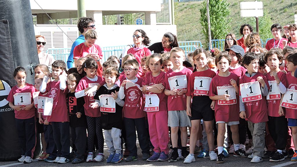 2.500 corredores se visten de rosa para apoyar la investigación