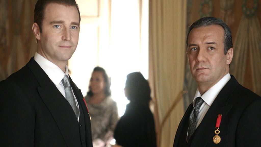 Enrique Aragonés, Patrick Criado y Fernando Gil interpretan al soberano en su niñez, su adolescencia y su madurez