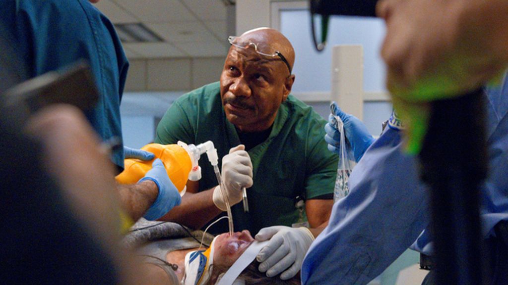 David E. Kelley firma el nuevo drama médico, protagonizado por Alfred Molina y Ving Rhames