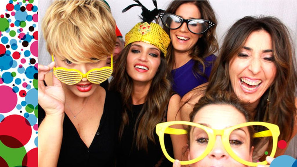 Tania Llasera, Sara Carbonero, Carmen Chaparro, Paz Padilla, Isabel Jiménez y David Cantero celebran su #navidadMEDIASET