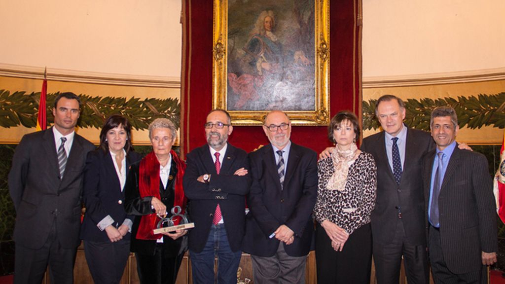 Pedro Piqueras recoge el Premio Carlos Margarit
