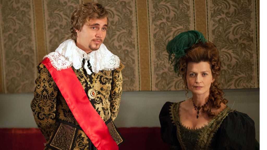 Príncipe de Gales (Constantin von Jascheroff) y Madame Brissac (Arly Jover)