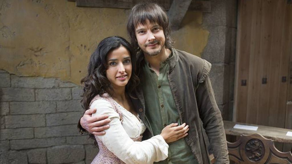 Loles León y Carlos Areces, madre e hijo en la ficción de Globomedia