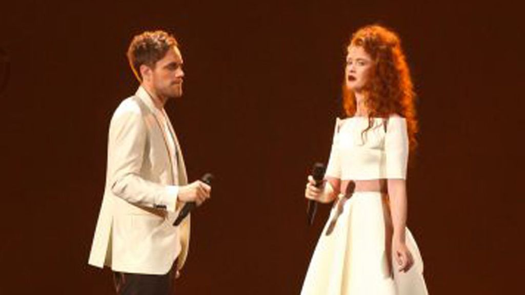 NORUEGA. Mørland & Debrah Scarlett. ‘A monster like me’ (‘Un monstruo como yo’)