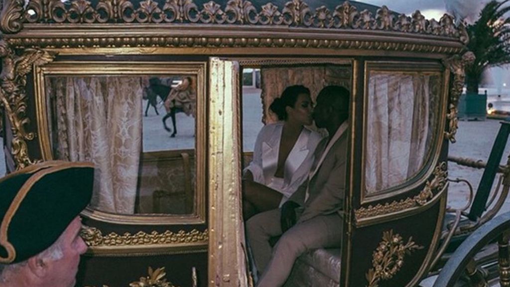 El álbum de boda de Kim Kardashian y Kanye West, un año después