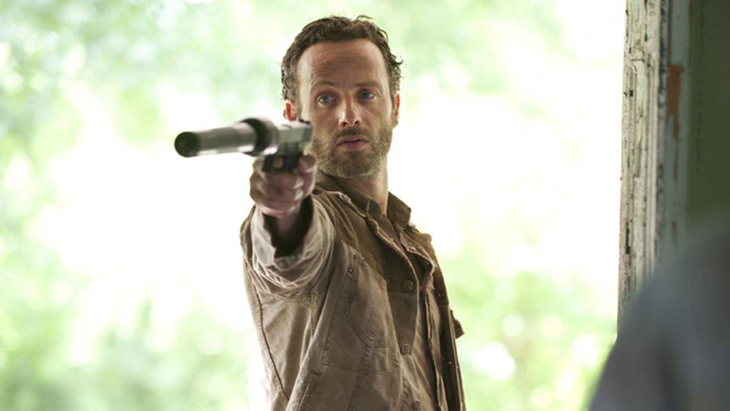 Los humanos comienzan a ser más peligrosos que los zombis