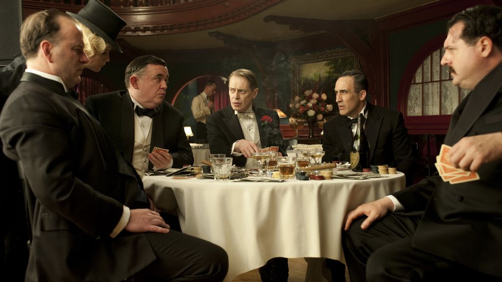 Tramas políticas, alcohol y mucha violencia en la segunda temporada