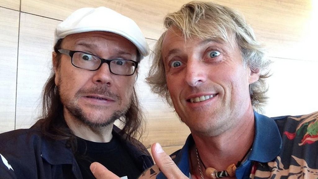 "A punto de irme al otro lado del mundo con @JesusCalleja (que no me pase 'ná'!)"