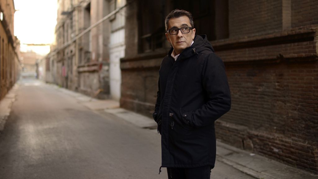 El 'showman' catalán busca el origen del humor ayudado por sus colegas