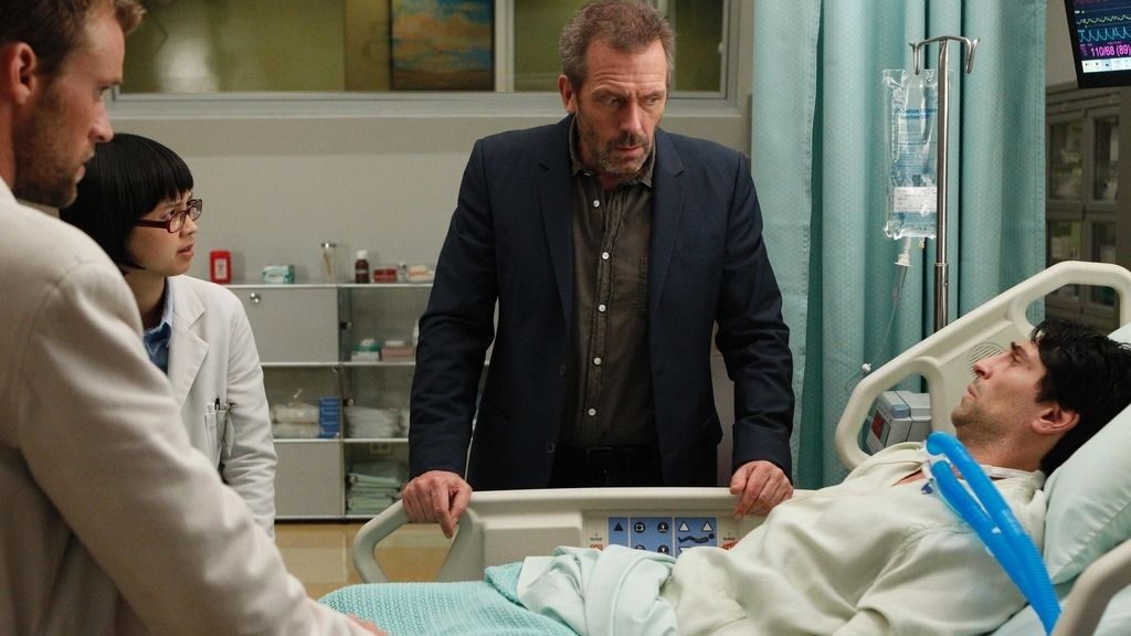 Hugh Laurie se quita la bata el 21 de mayo