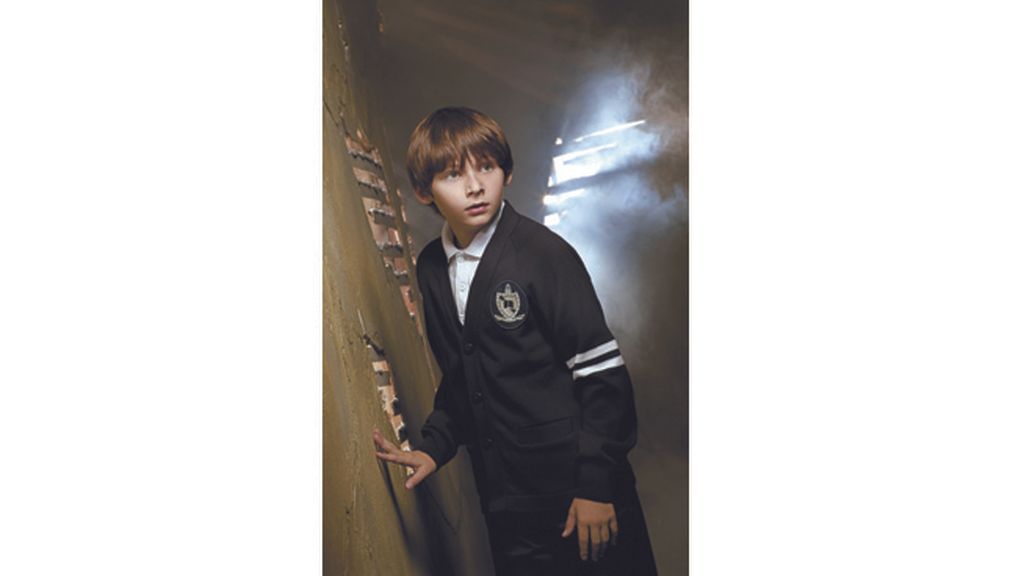 Jared Gilmore es Henry