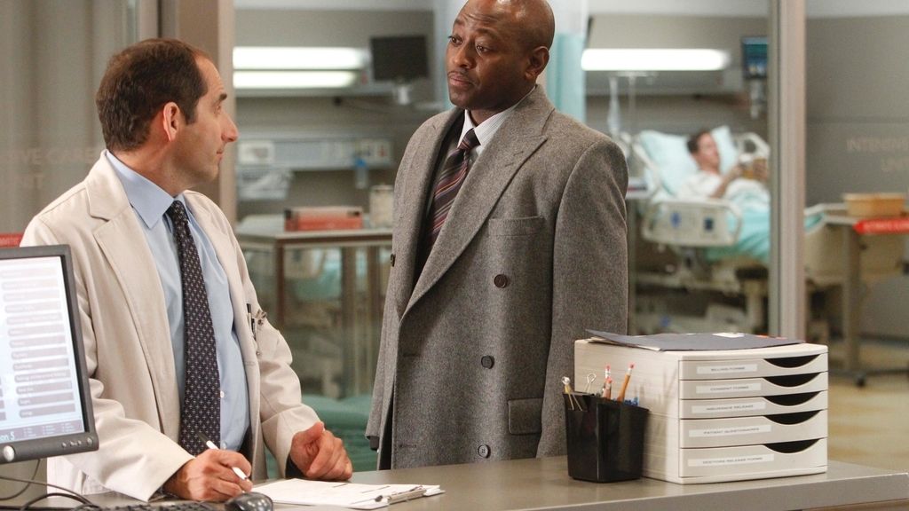 Hugh Laurie se quita la bata el 21 de mayo