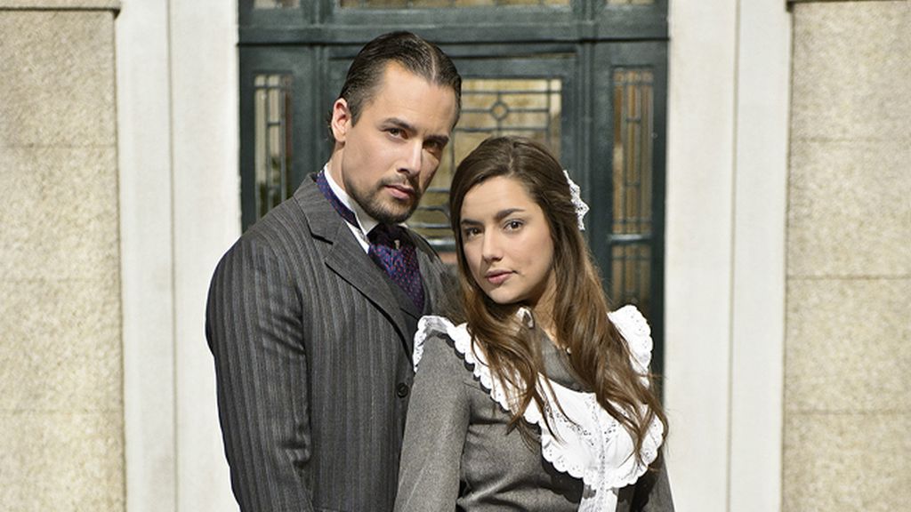 Germán (Roger Berruzo) y Manuela (Sheyla Fariña)