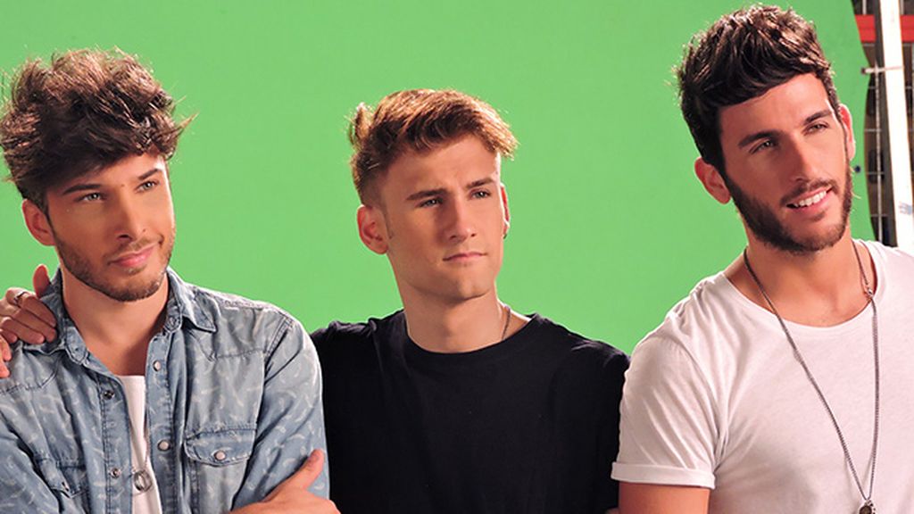 Blas, David, Blas, Álvaro y Dani frente al croma.