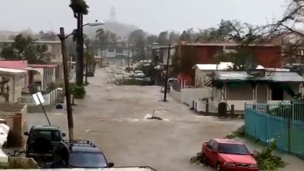 Devastación en Puerto Rico ante el paso del huracán con nombre de vírgen