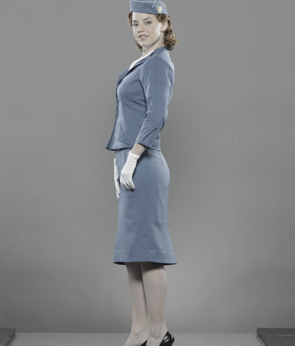 Kelli Garner es Kate Cameron
