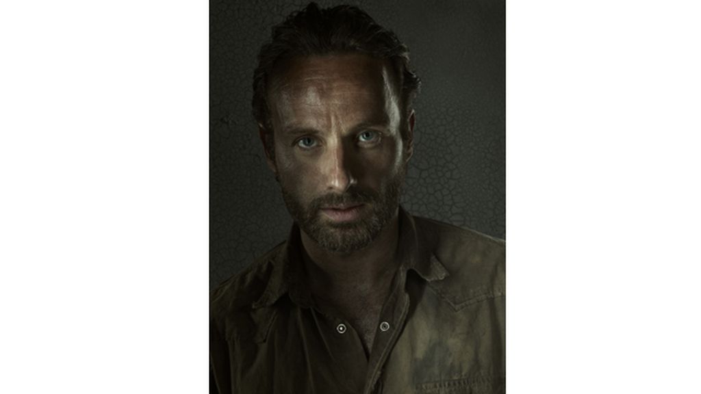 Los humanos comienzan a ser más peligrosos que los zombis