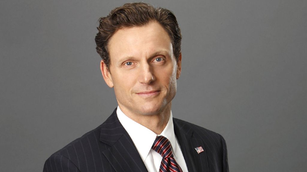 Tony Goldwyn es Fitzgerald Grant