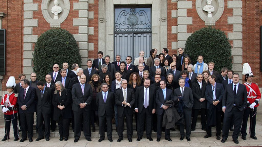 Foto de familia en el palacete Albéniz de Barcelona