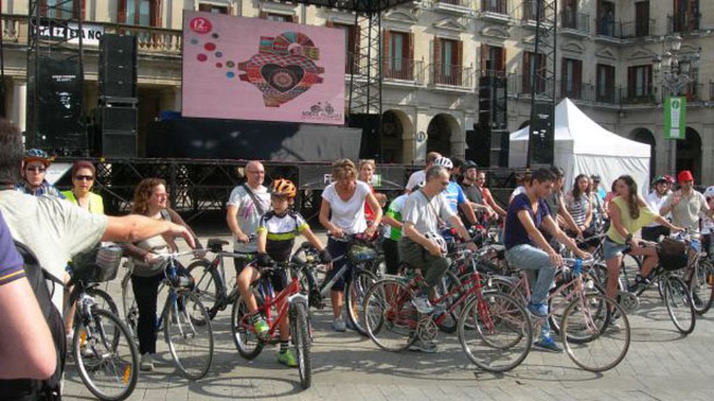 Marcha cicloturista 'Sobre Ruedas' por Vitoria