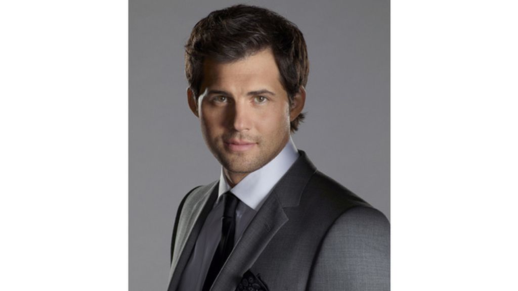 Kristoffer Polaha es Henry Butler