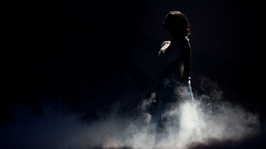 Georgia. Sophie Gelovani y Nodi Tatishvili. 'Waterfall'