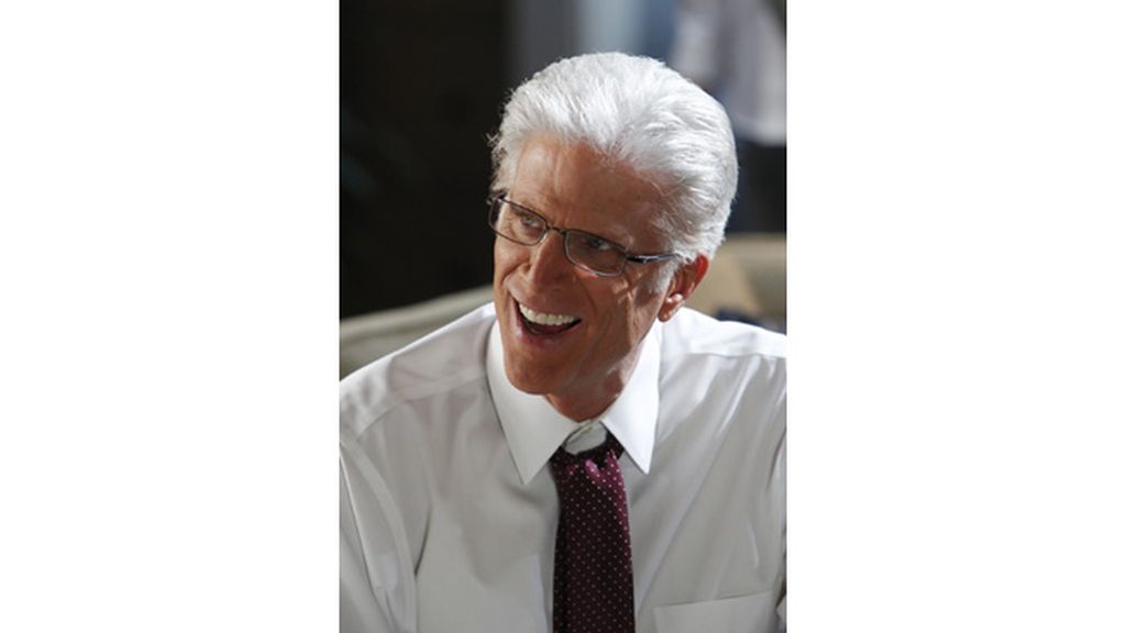 Ted Danson cierra con éxito su primera etapa al frente de los forenses de Las Vegas