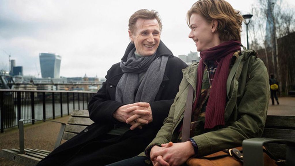 Liam Neeson (Daniel) y Thomas Brodie-Sangster (Sam)