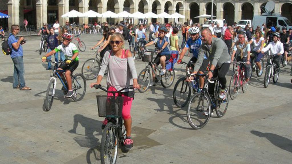 Paseamos en bici por Vitoria para fomentar la vida sana y sostenible