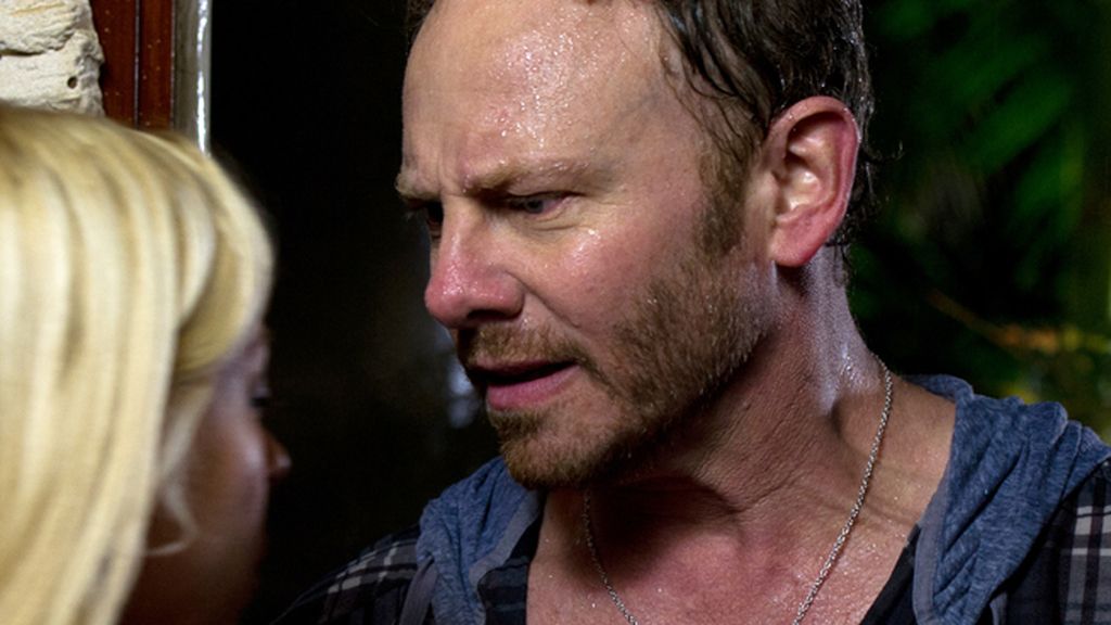 Los famosos, enganchados a una trama absurda