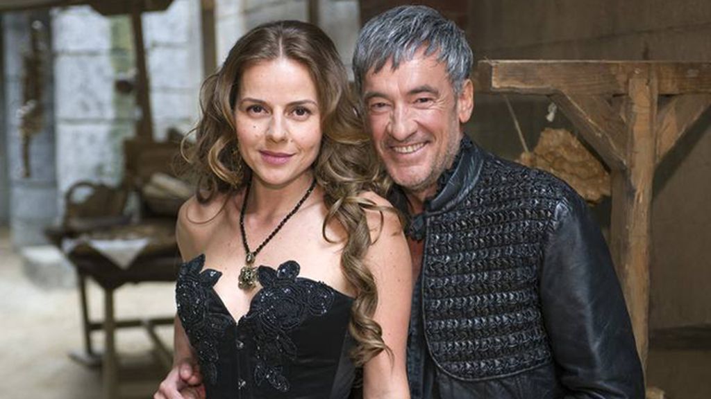 Loles León y Carlos Areces, madre e hijo en la ficción de Globomedia