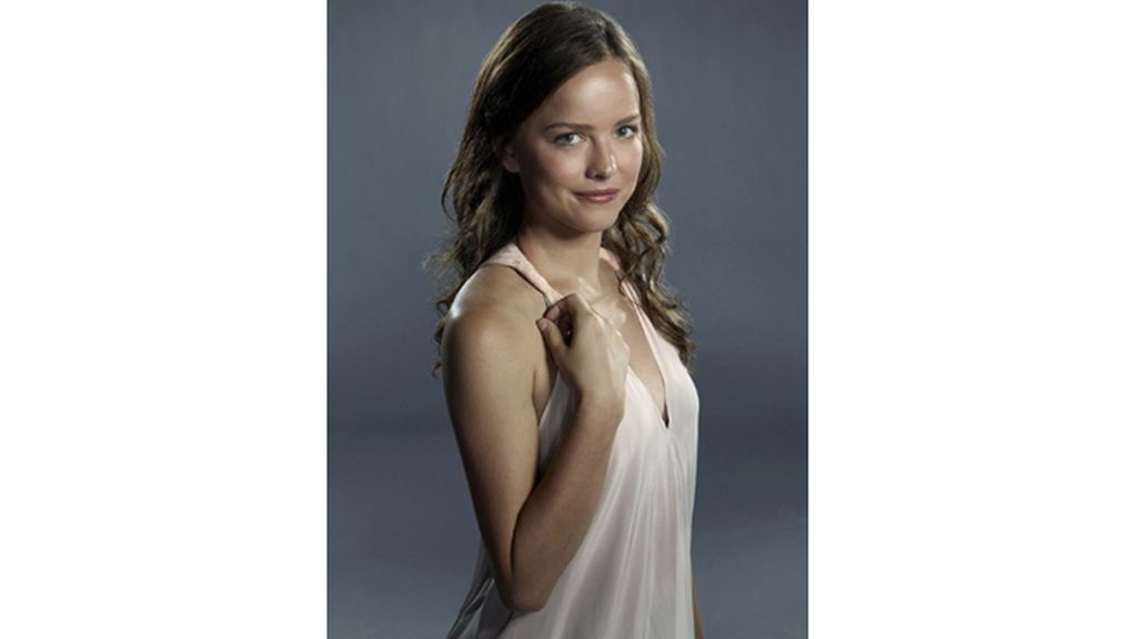 Allison Miller es Skye